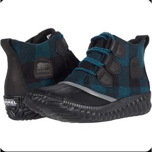 NWT/NIB Sorel Out and About Plus Black/Blue Plaid Waterproof Ankle Boots (7.5)